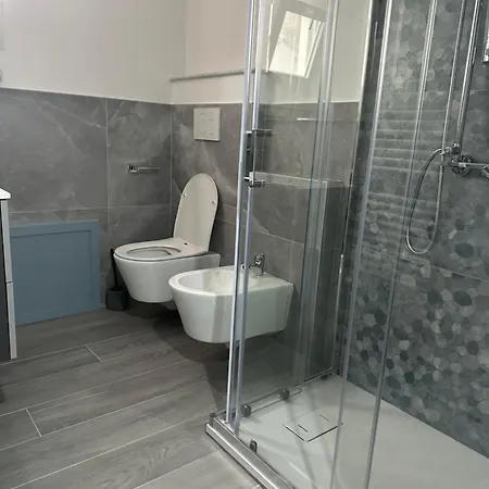 Umbertos Guest house